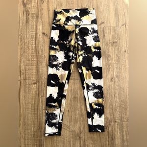 DYI Metallic Shiny printed workout leggings EUC